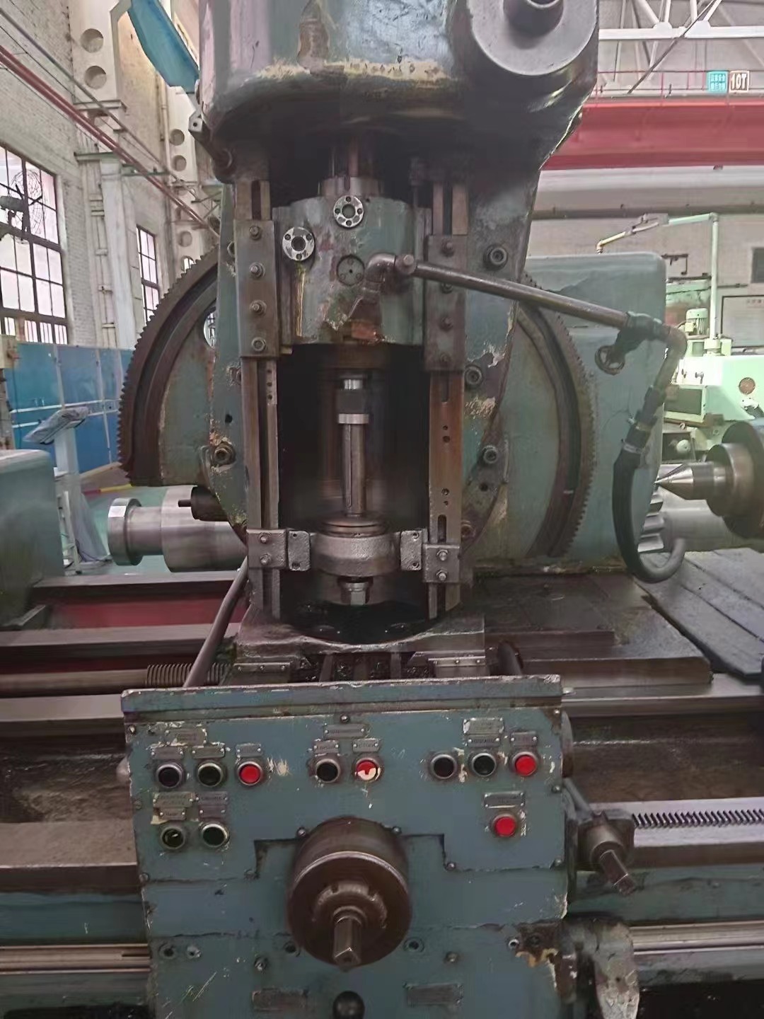 俄羅斯 臥式滾齒機(jī)5B370、加工直徑：800mm、